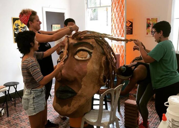 Puppet workshop with students from the UPR